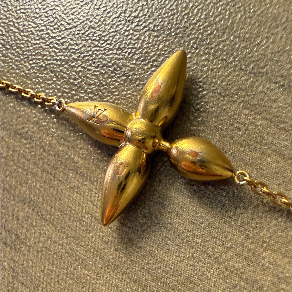 💛 Authentic Louis Vuitton Louisette Gold Charm Bracelet 💛 - Picture 14 of 15